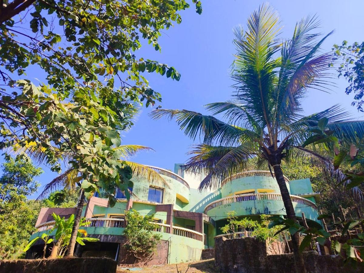Villa Infinity By The Sea Murud  Exterior photo