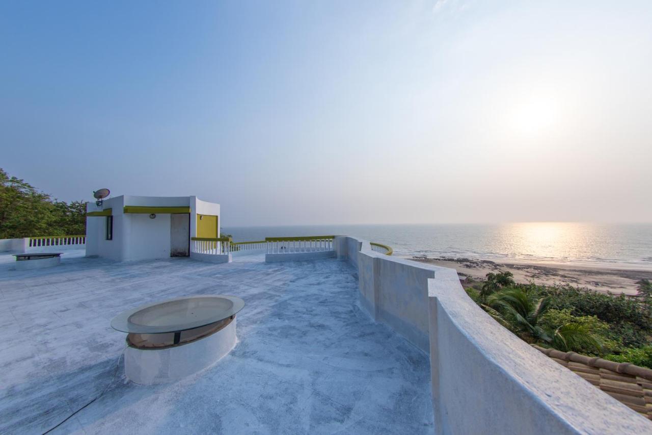 Villa Infinity By The Sea Murud  Exterior photo