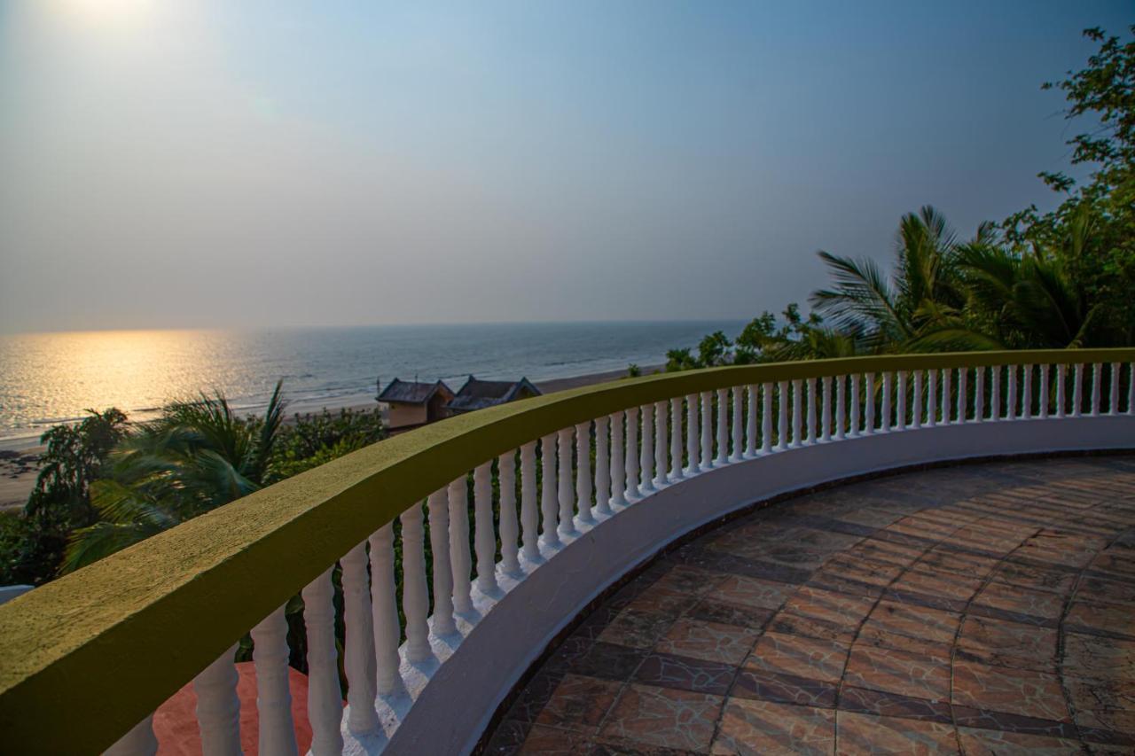 Villa Infinity By The Sea Murud  Exterior photo