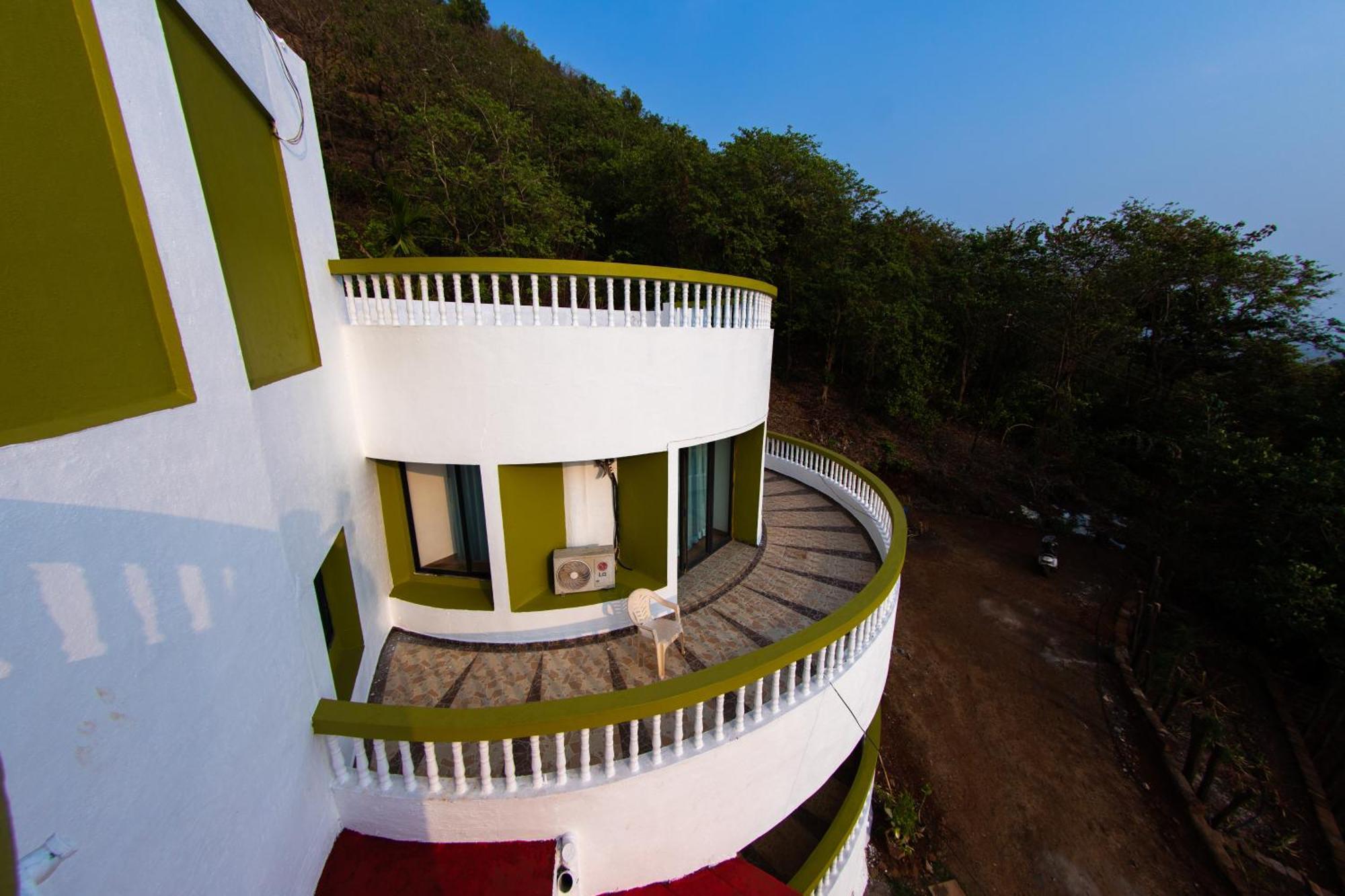 Villa Infinity By The Sea Murud  Exterior photo